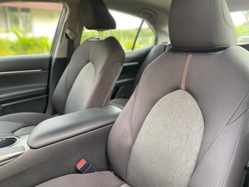 Thumbnail 10 of 2018 Toyota Camry LE